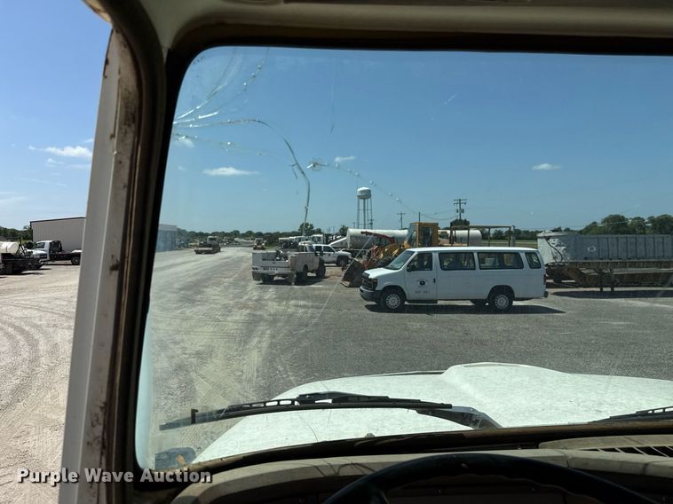 image for item HI9317 1980 Ford 8000 dump truck