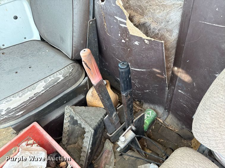 image for item HI9317 1980 Ford 8000 dump truck