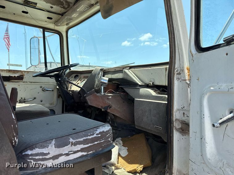 image for item HI9317 1980 Ford 8000 dump truck