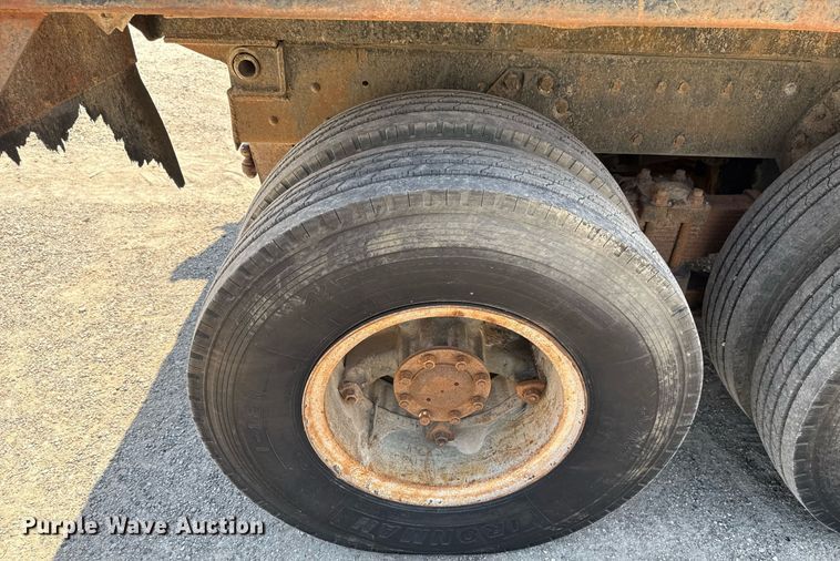 image for item HI9317 1980 Ford 8000 dump truck