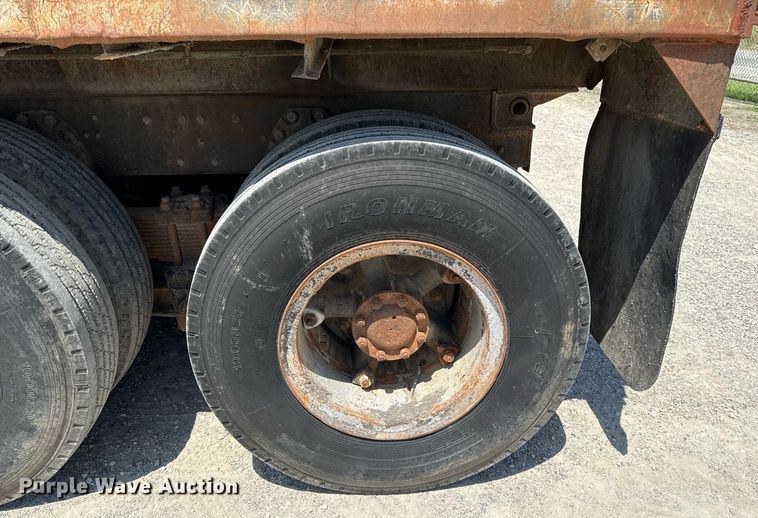 image for item HI9317 1980 Ford 8000 dump truck