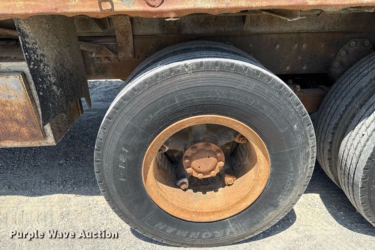 image for item HI9317 1980 Ford 8000 dump truck