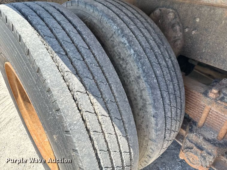 image for item HI9317 1980 Ford 8000 dump truck