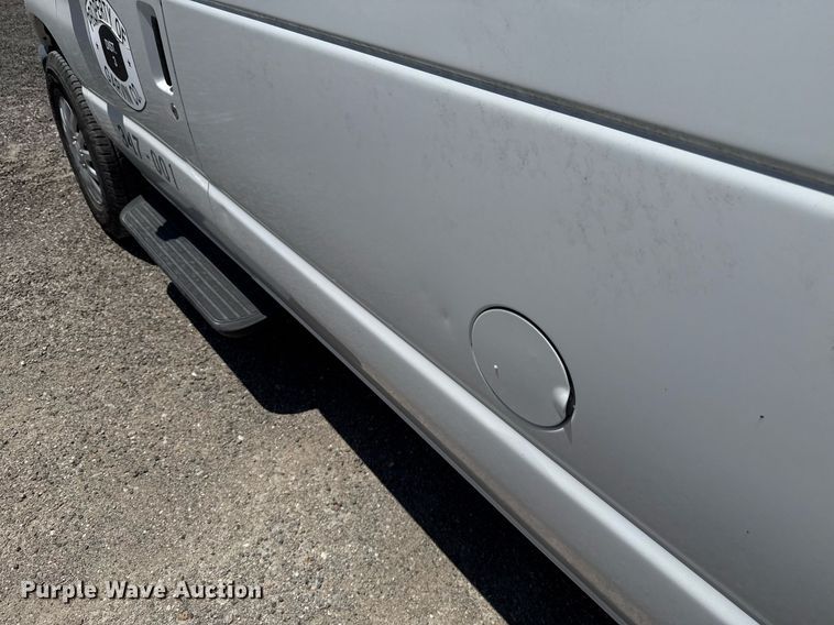 image for item HI9318 2012 Ford E350 van