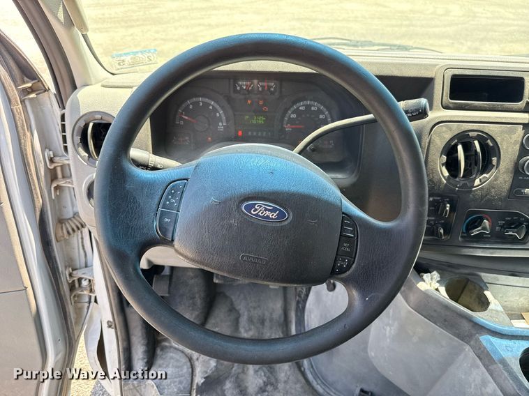 image for item HI9318 2012 Ford E350 van