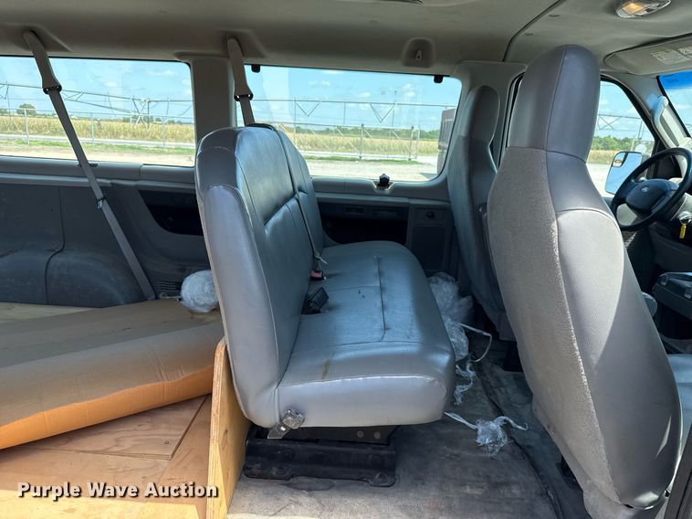 image for item HI9318 2012 Ford E350 van