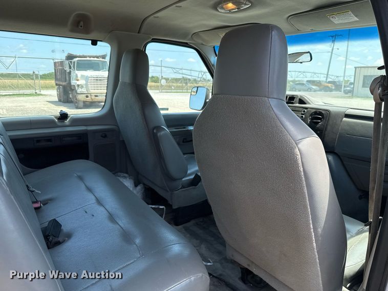 image for item HI9318 2012 Ford E350 van