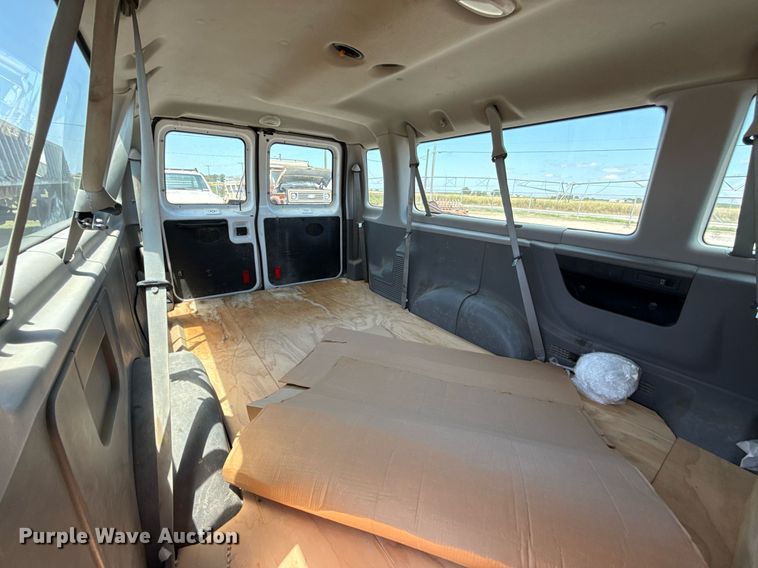image for item HI9318 2012 Ford E350 van