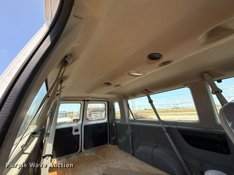 image for item HI9318 2012 Ford E350 van