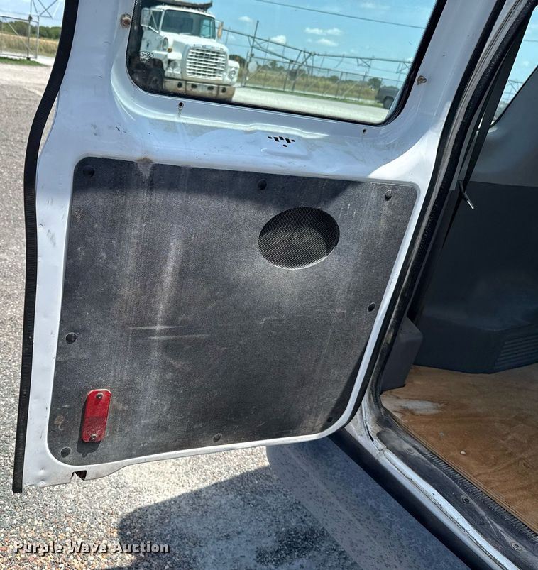 image for item HI9318 2012 Ford E350 van