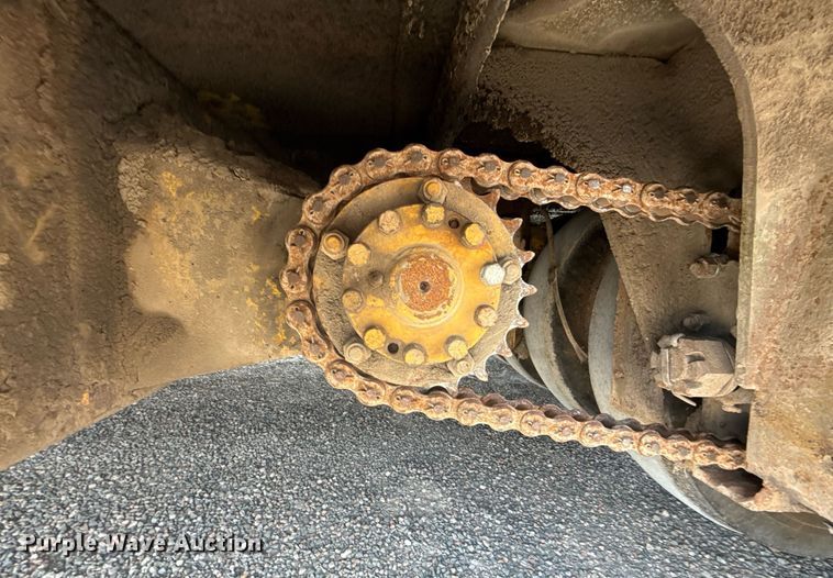 image for item HI9319 Hyster pneumatic roller