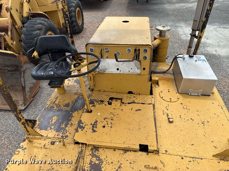 image for item HI9319 Hyster pneumatic roller