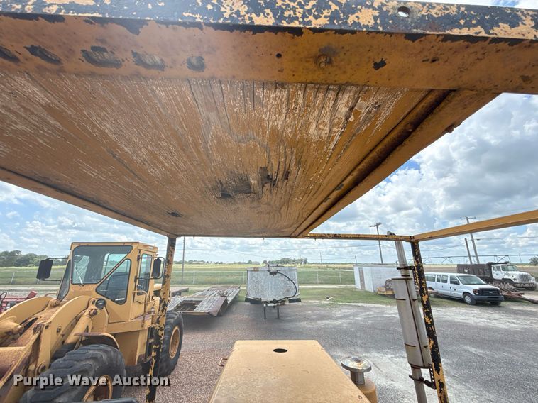 image for item HI9319 Hyster pneumatic roller