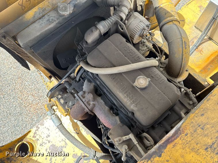 image for item HI9319 Hyster pneumatic roller