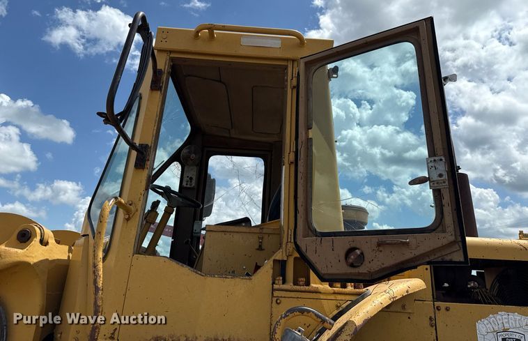 image for item HI9320 1980 Caterpillar 950 wheel loader
