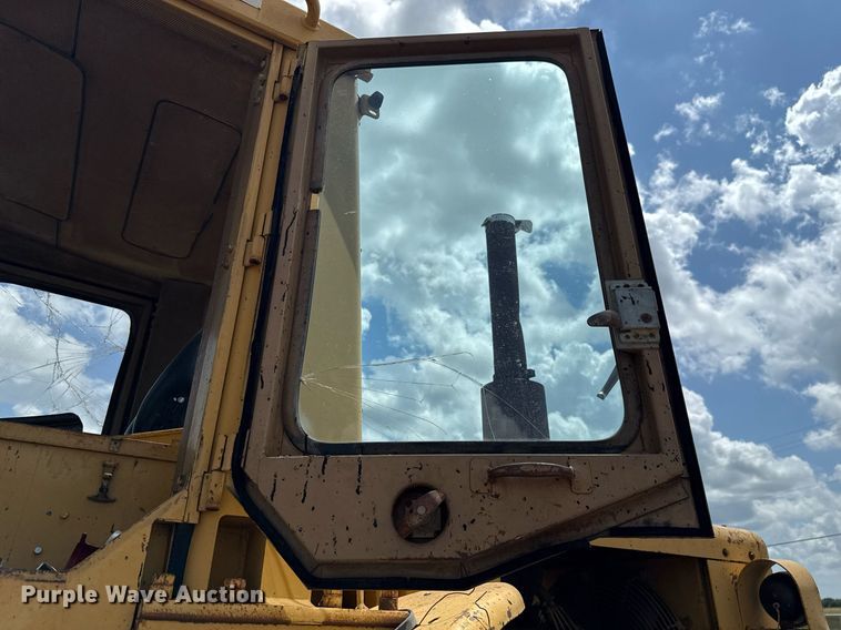 image for item HI9320 1980 Caterpillar 950 wheel loader