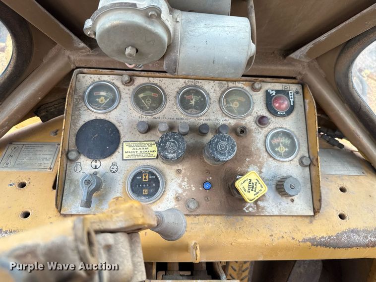 image for item HI9320 1980 Caterpillar 950 wheel loader