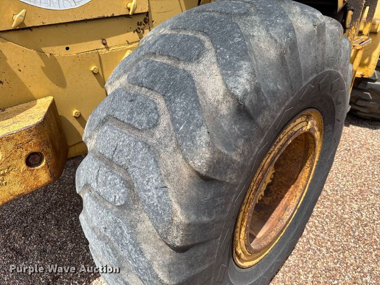 image for item HI9320 1980 Caterpillar 950 wheel loader