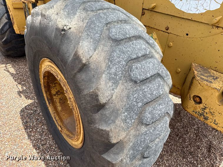 image for item HI9320 1980 Caterpillar 950 wheel loader