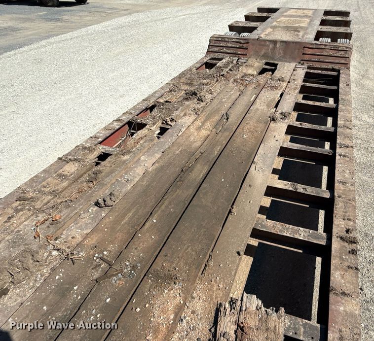 image for item HI9321 1993 Nuttal drop deck equipment trailer
