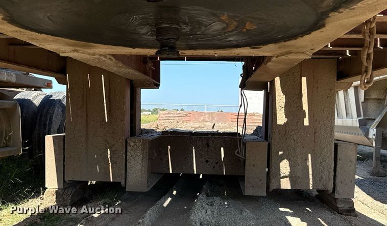 image for item HI9321 1993 Nuttal drop deck equipment trailer