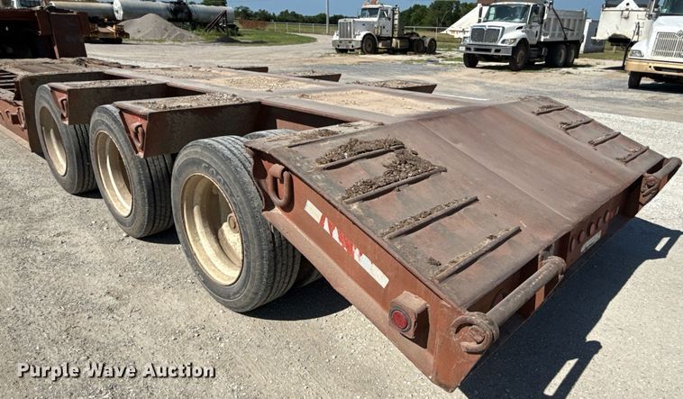 image for item HI9321 1993 Nuttal drop deck equipment trailer