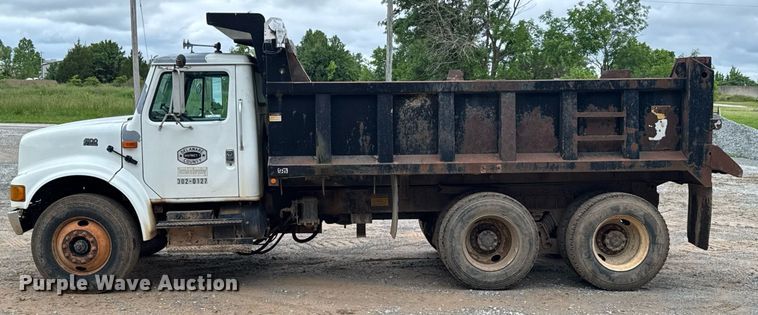 image for item LG9154 2001 International 4900 dump truck