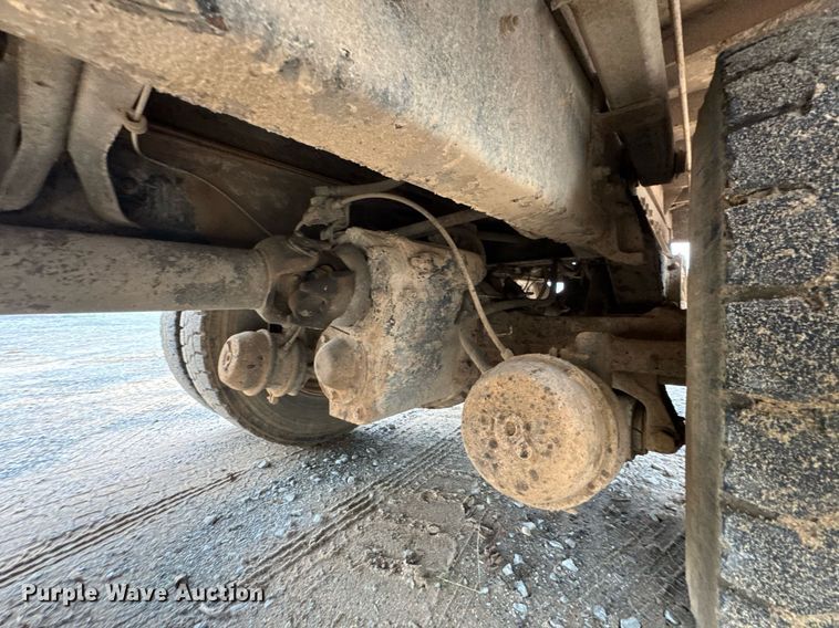 image for item LG9154 2001 International 4900 dump truck