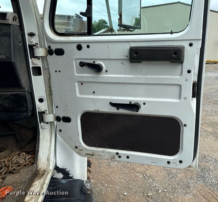 image for item LG9154 2001 International 4900 dump truck