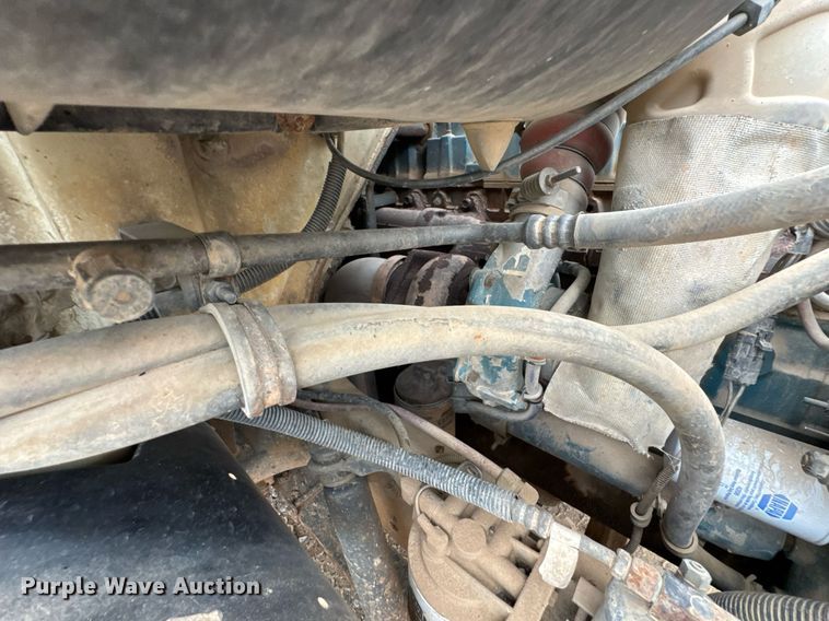 image for item LG9154 2001 International 4900 dump truck