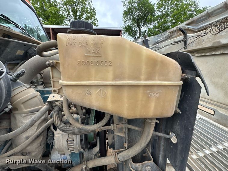 image for item LG9154 2001 International 4900 dump truck