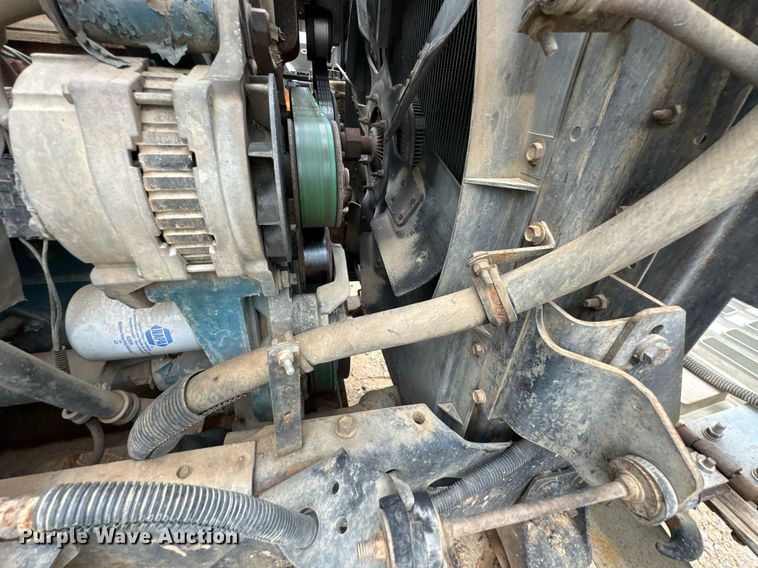 image for item LG9154 2001 International 4900 dump truck