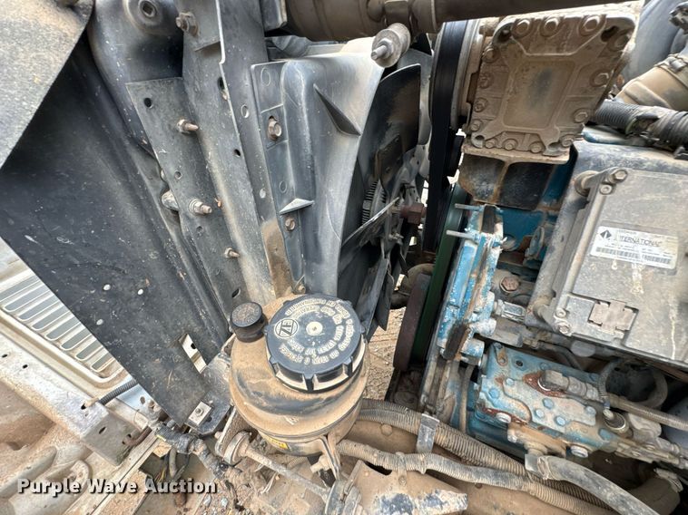 image for item LG9154 2001 International 4900 dump truck