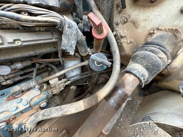 image for item LG9154 2001 International 4900 dump truck