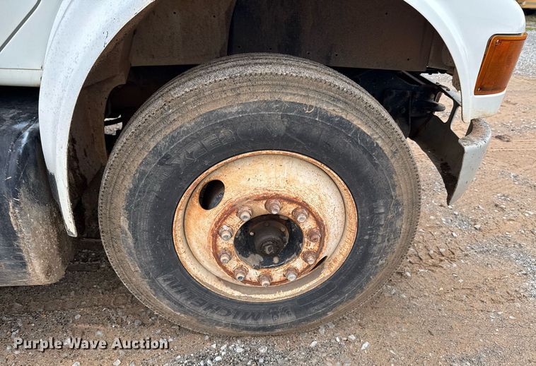 image for item LG9154 2001 International 4900 dump truck