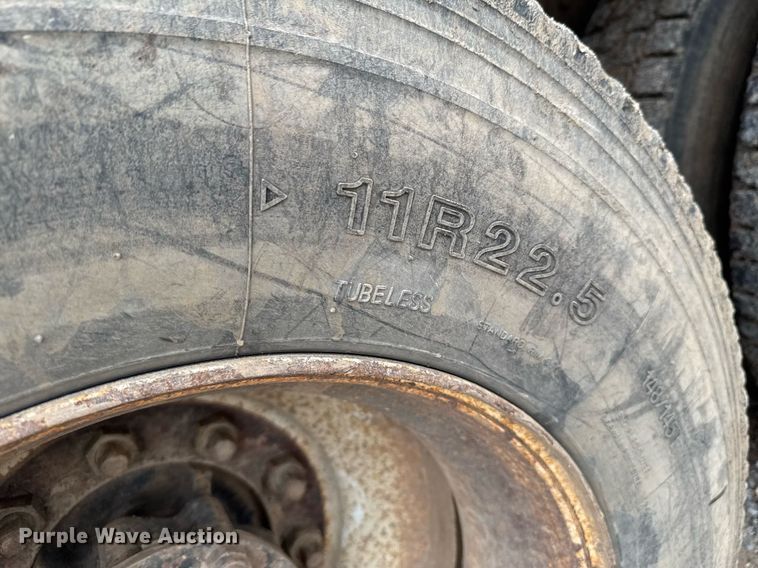 image for item LG9154 2001 International 4900 dump truck