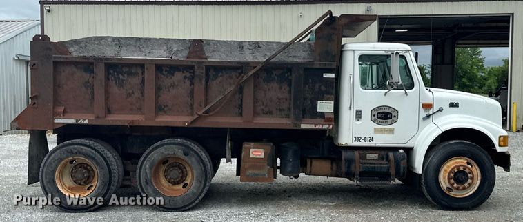 image for item LG9155 1999 International 4900 dump truck