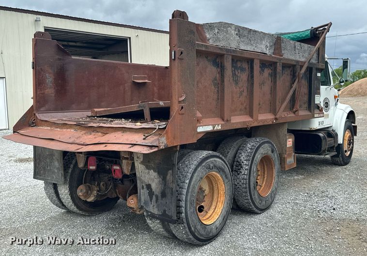 image for item LG9155 1999 International 4900 dump truck