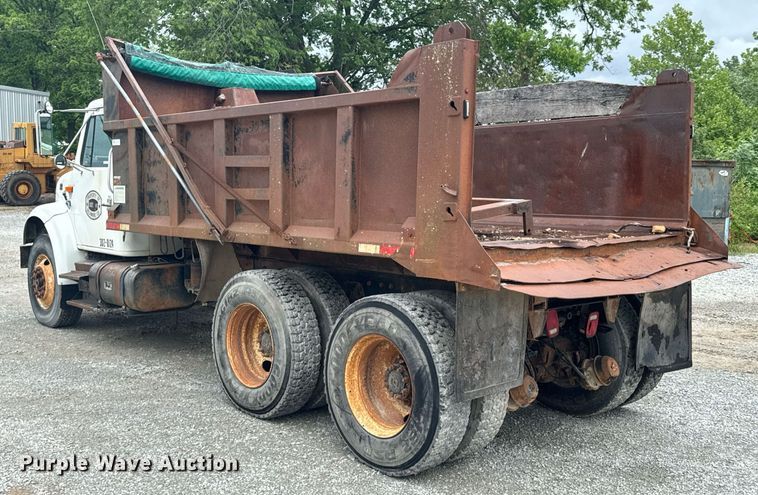 image for item LG9155 1999 International 4900 dump truck