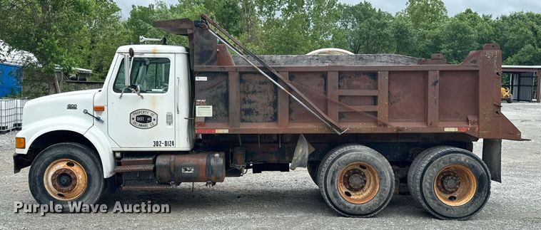 image for item LG9155 1999 International 4900 dump truck