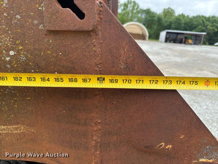 image for item LG9155 1999 International 4900 dump truck