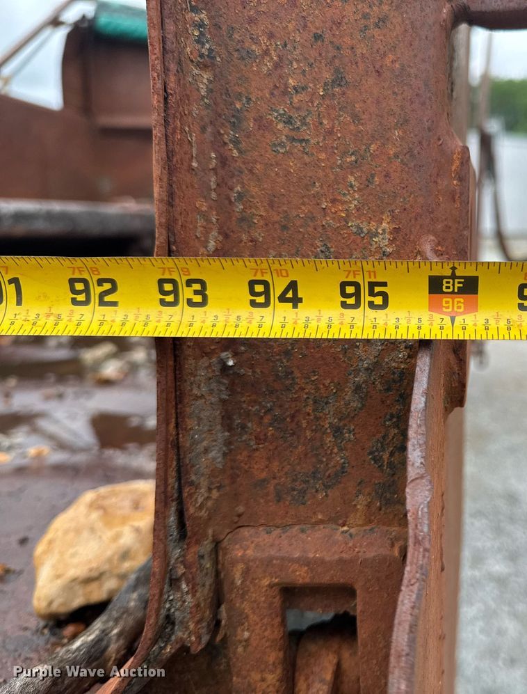 image for item LG9155 1999 International 4900 dump truck