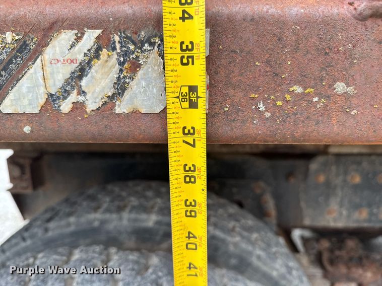 image for item LG9155 1999 International 4900 dump truck