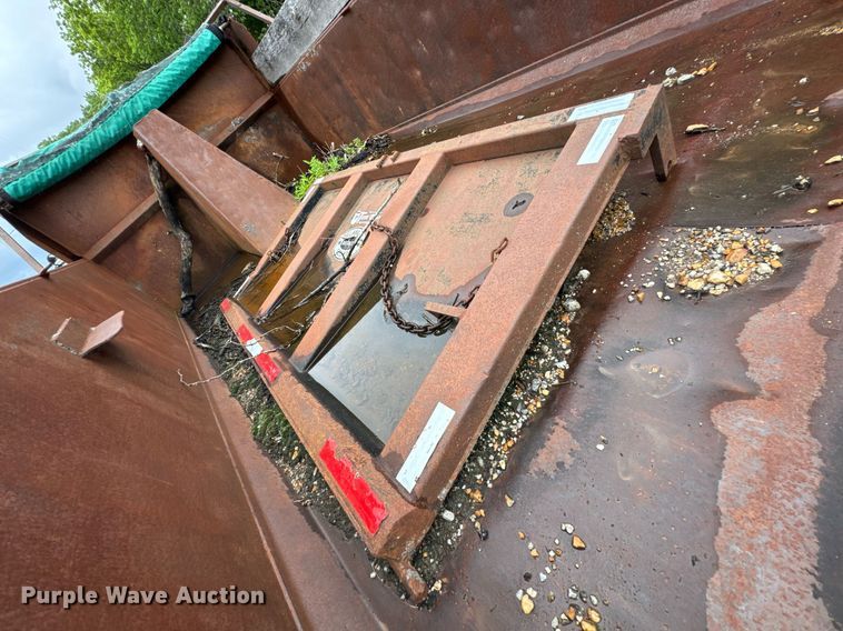 image for item LG9155 1999 International 4900 dump truck