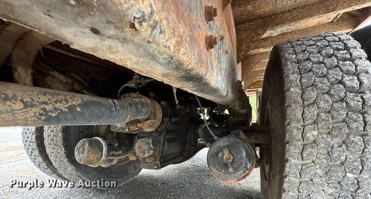 image for item LG9155 1999 International 4900 dump truck