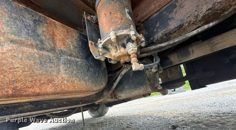 image for item LG9155 1999 International 4900 dump truck