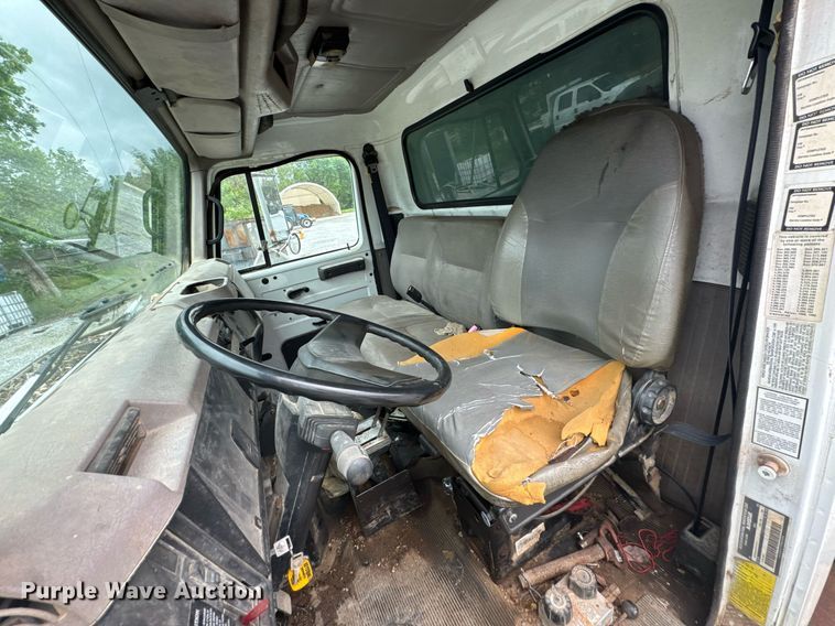 image for item LG9155 1999 International 4900 dump truck