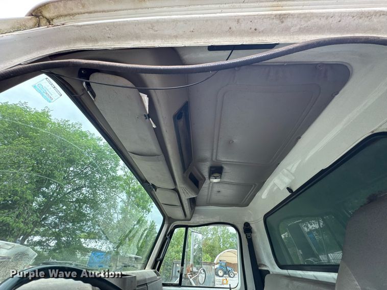 image for item LG9155 1999 International 4900 dump truck