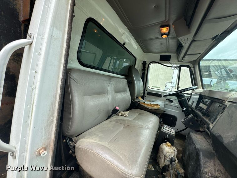 image for item LG9155 1999 International 4900 dump truck