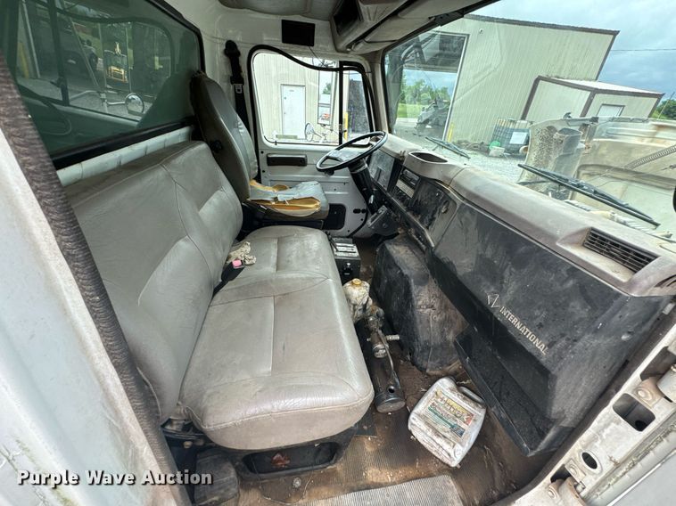 image for item LG9155 1999 International 4900 dump truck